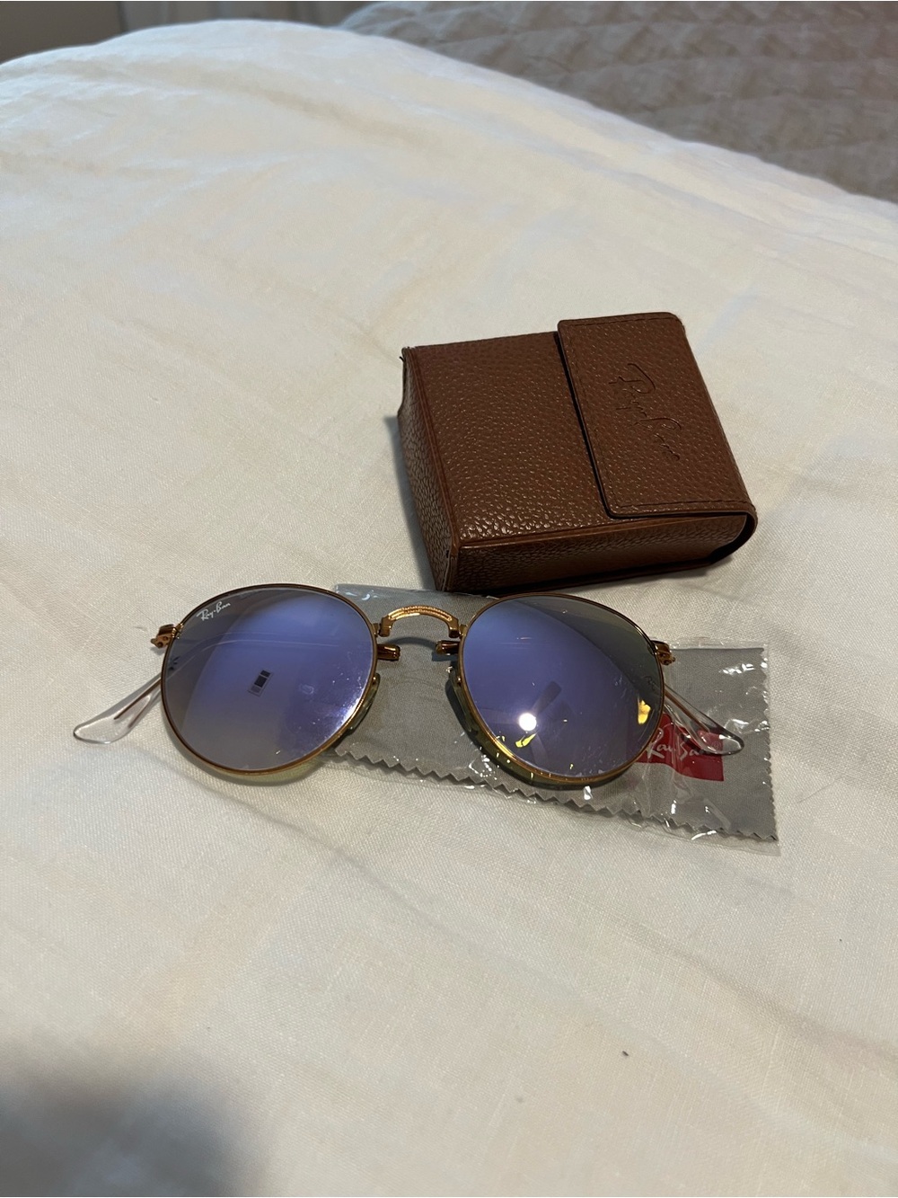 Ray-Ban Men’s Round Metal Sunglasses - Gold Frame with Blue Lenses
